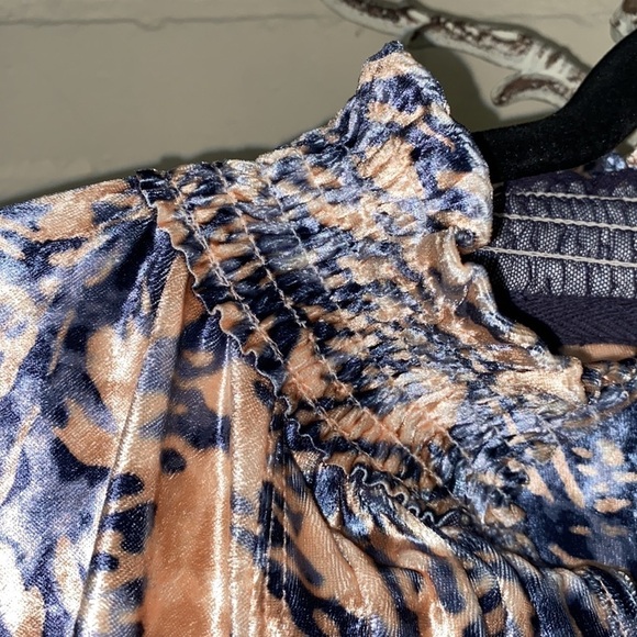Free People shirt go get em velvet velour tan & blue xs smocked soft boho - Picture 4 of 8